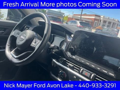 Used 2024 Nissan Pathfinder SL w/ SL Premium Package AWD/4WD image 11