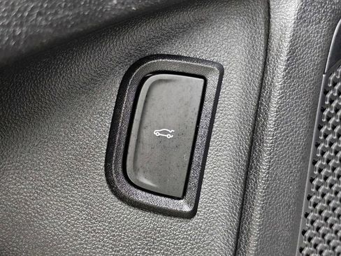 Used 2025 Chevrolet Blazer EV RS AWD/4WD image 32