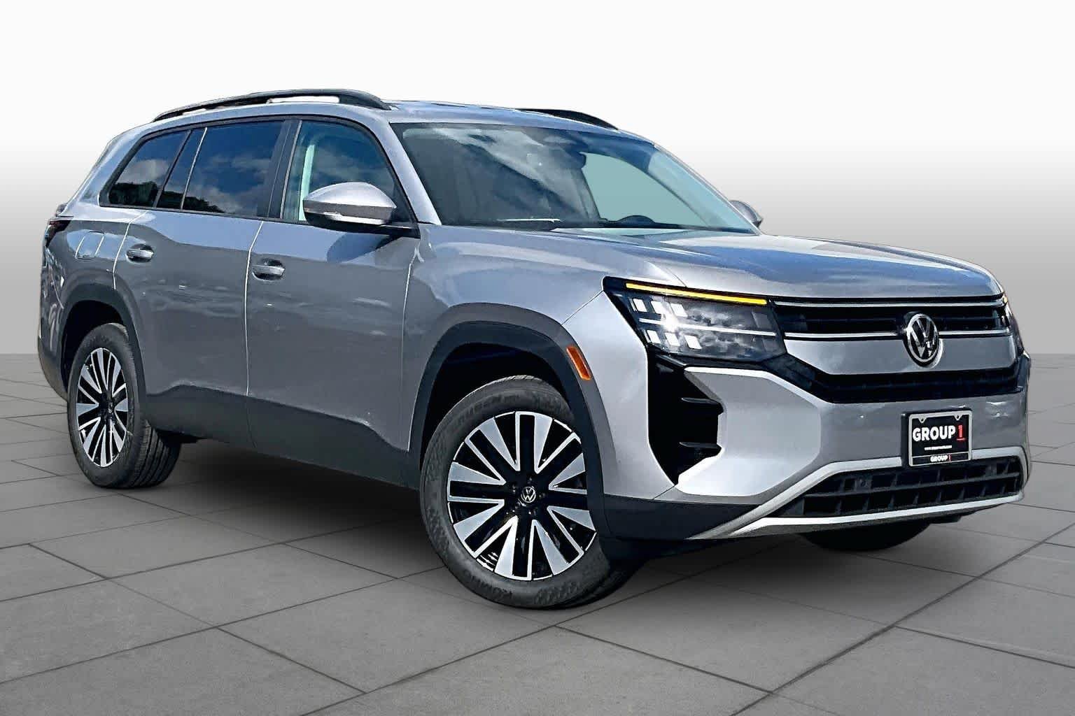 New 2027 Volkswagen Atlas SE FWD image 2
