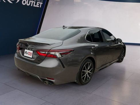 Used 2024 Toyota Camry SE image 5