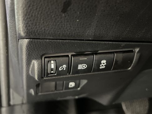 Used 2025 Toyota Corolla Cross AWD Hybrid image 31