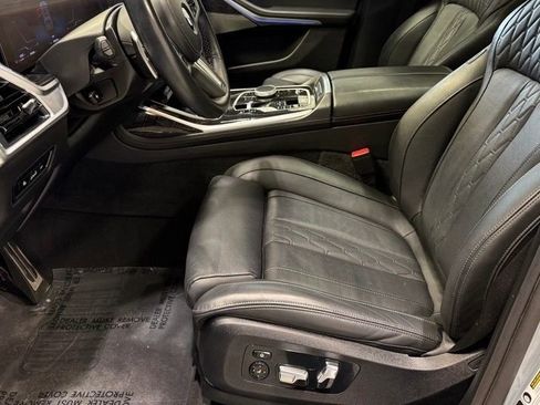Used 2025 BMW X7 M60i image 18