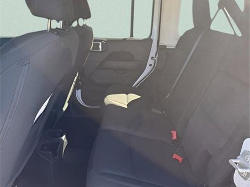 Used 2023 Jeep Wrangler Sahara image 21