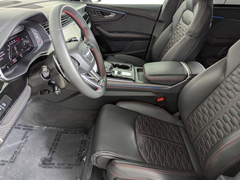 Certified 2024 Audi RS Q8 4.0 TFSI quattro w/ Black Optic Package image 29