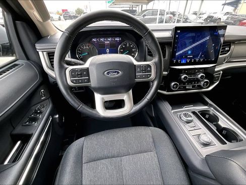 Used 2024 Ford Expedition Max XLT image 9