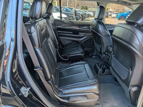 Used 2023 Jeep Grand Cherokee L Limited w/ Black Appearance Package AWD/4WD image 34