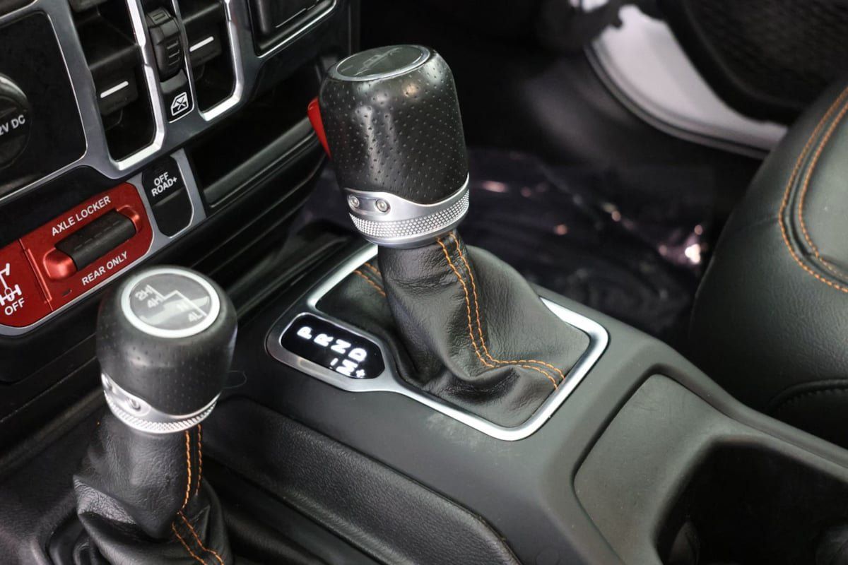 Used 2022 Jeep Gladiator Mojave w/ Cold Weather Group AWD/4WD image 6