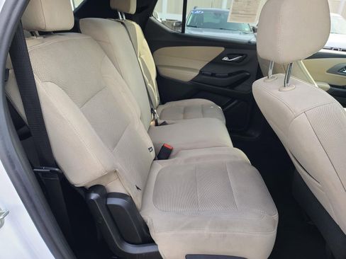 Used 2023 Chevrolet Traverse LS image 16