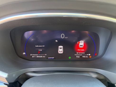 Used 2025 Acura MDX w/ Technology Package image 11