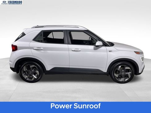 Used 2021 Hyundai Venue SEL w/ Premium Package FWD image 6