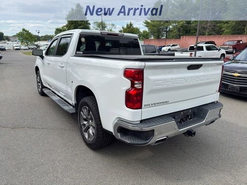 Used 2021 Chevrolet Silverado 1500 LT w/ Z71 Off-Road Package AWD/4WD image 4