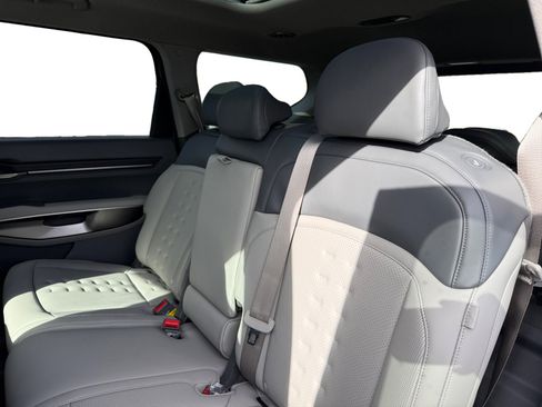 New 2026 Kia EV9 Wind image 16