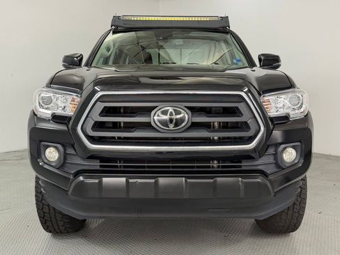 Used 2022 Toyota Tacoma SR5 w/ Technology Package RWD image 2