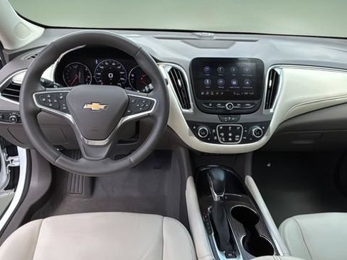 Used 2023 Chevrolet Malibu LT FWD image 10