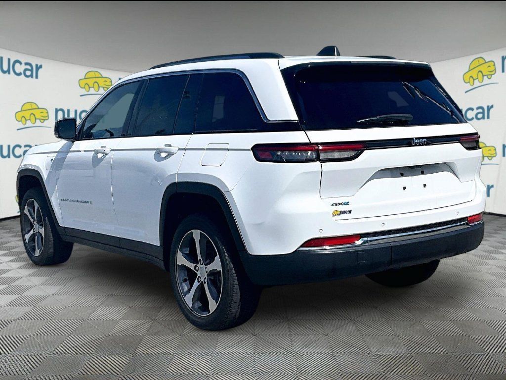 Used 2023 Jeep Grand Cherokee 4WD 4xe image 4