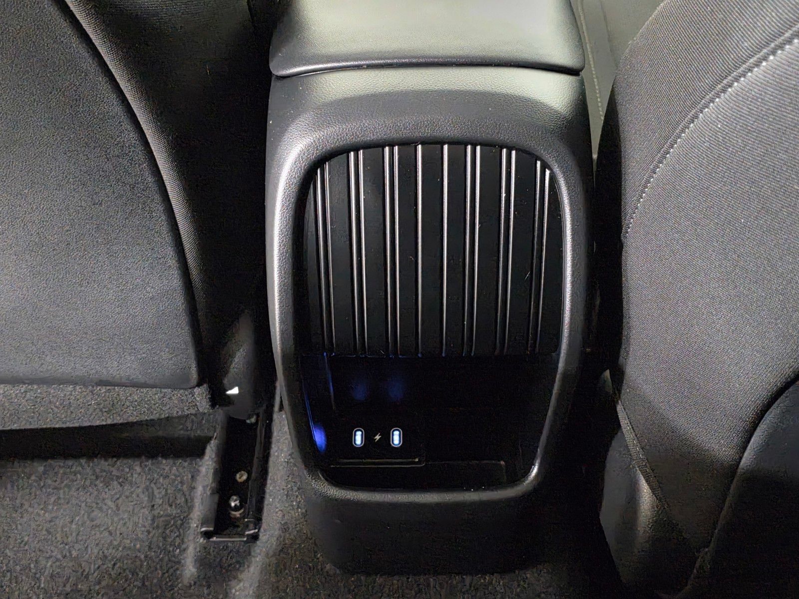 Used 2024 Hyundai Kona SE AWD/4WD image 16