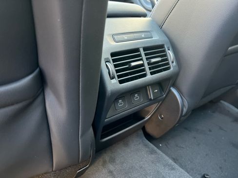 Used 2025 Land Rover Discovery Sport Dynamic SE image 19