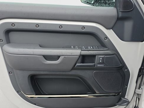 New 2026 Land Rover Defender 110 OCTA AWD/4WD image 27