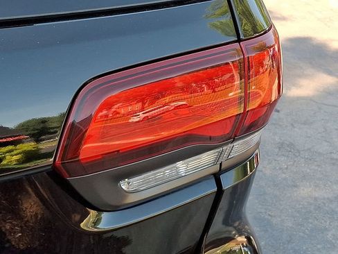 Used 2019 Jeep Grand Cherokee High Altitude RWD image 5