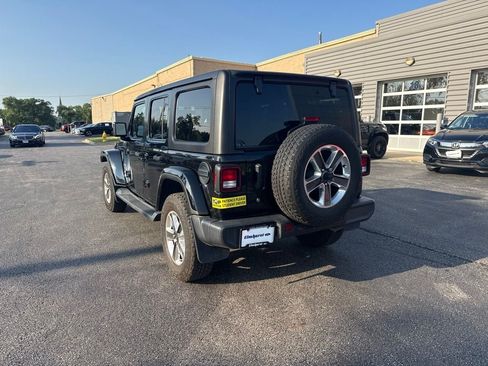 Used 2020 Jeep Wrangler Unlimited Sahara w/ Dual Top Group AWD/4WD image 4