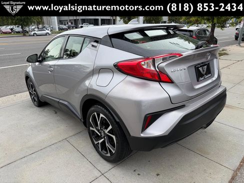 Used 2019 Toyota C-HR XLE FWD image 5