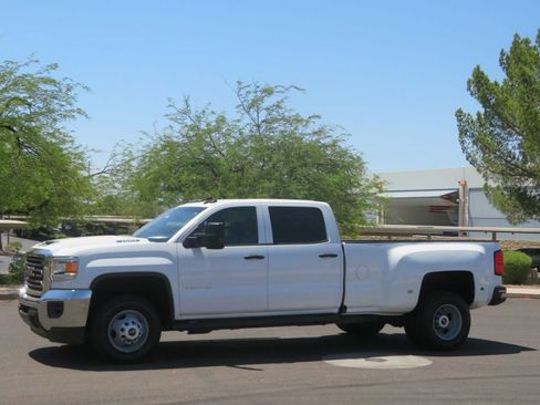 Used 2017 GMC Sierra 3500 2WD Crew Cab w/ Sierra Convenience Package image 1