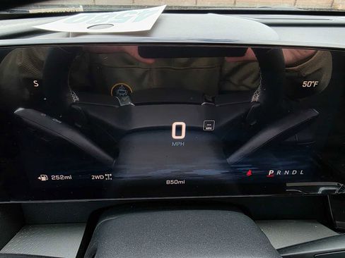 Certified 2026 Chevrolet Traverse LT AWD/4WD image 24