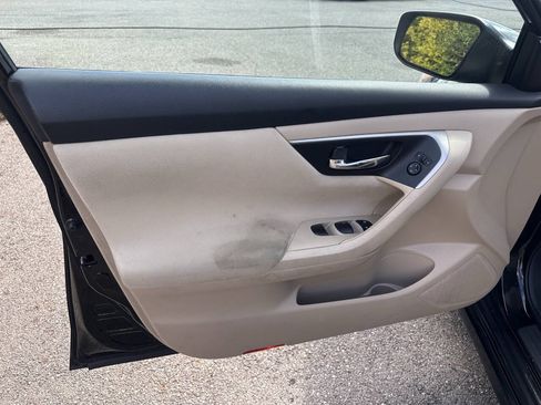 Used 2015 Nissan Altima 2.5 SV FWD image 18