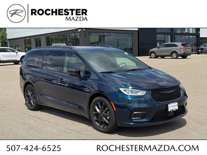 Used 2025 Chrysler Pacifica Limited