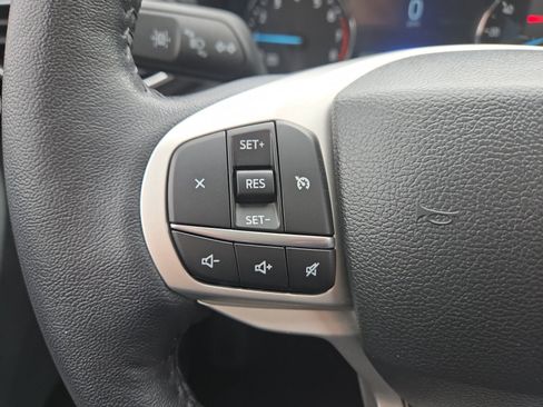 Used 2023 Ford Explorer XLT w/ Equipment Group 202A AWD/4WD image 13