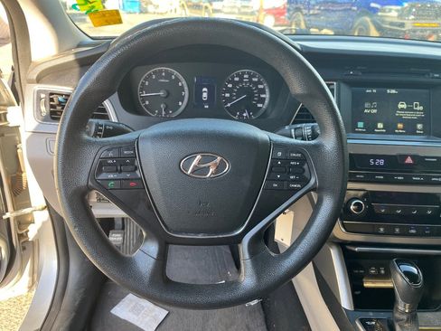 Used 2016 Hyundai Sonata SE FWD image 10