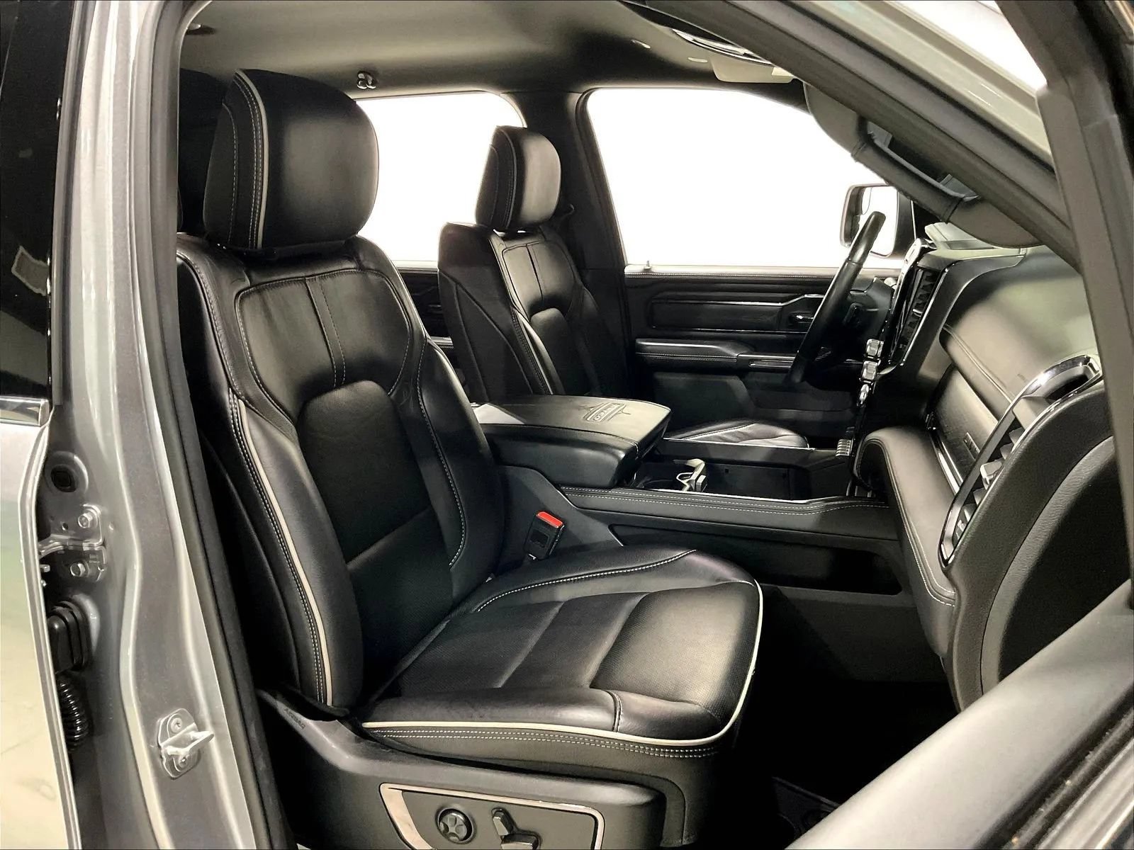 Used 2022 RAM 1500 Limited RWD image 14