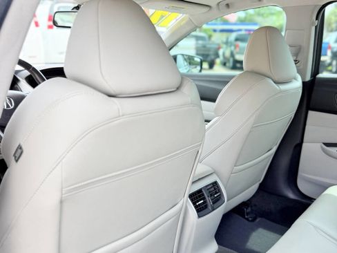 Used 2017 Acura TLX FWD image 18