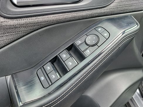Used 2023 Nissan Rogue SV AWD/4WD image 12