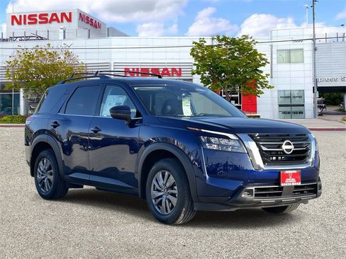 New 2025 Nissan Pathfinder SV image 5