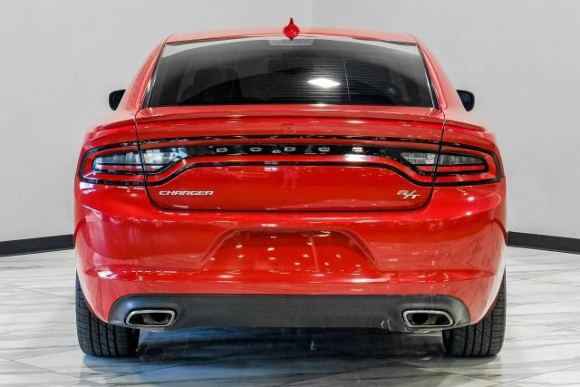 Used 2016 Dodge Charger R/T w/ Navigation & Travel Group RWD image 12