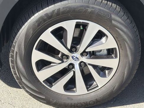 Used 2025 Subaru Outback Premium w/ Popular Package #1 image 17