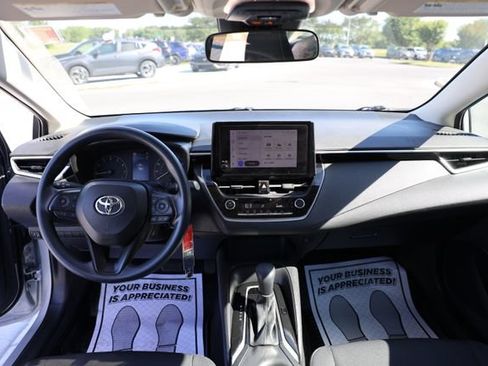 Used 2023 Toyota Corolla LE FWD image 9