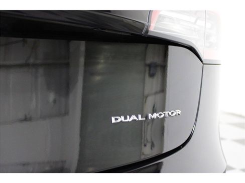 Used 2018 Tesla Model 3 Long Range image 17