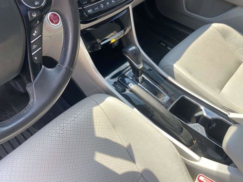 Used 2016 Honda Accord Touring image 16