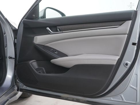 Used 2018 Honda Accord EX-L image 9