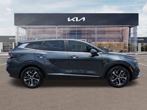 Certified 2024 Kia Sportage EX FWD image 3