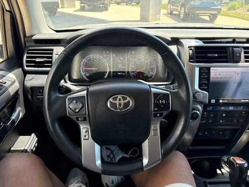 Used 2022 Toyota 4Runner Limited AWD/4WD image 14