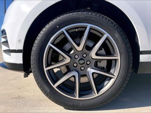 New 2026 Land Rover Range Rover Velar Dynamic SE image 15