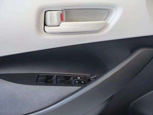 Used 2025 Toyota Corolla LE FWD image 23