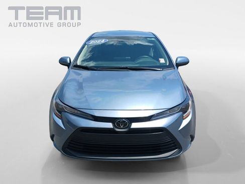 Used 2024 Toyota Corolla LE FWD image 2
