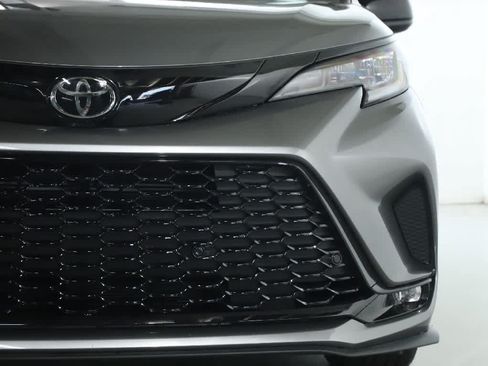 Certified 2026 Toyota Sienna XSE AWD/4WD image 7