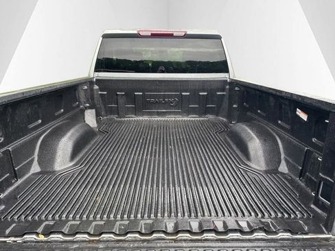 Used 2024 Chevrolet Silverado 2500 LT AWD/4WD image 9
