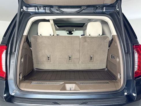 Used 2021 GMC Yukon Denali w/ Denali Premium Package image 25