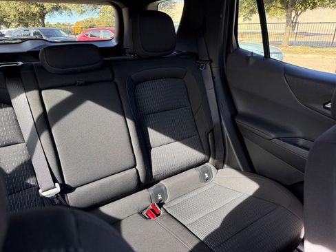 Used 2025 Chevrolet Equinox LT image 37